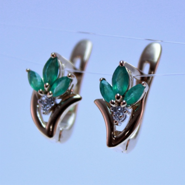 Серьги из красного золота с изумрудами и бриллиантами